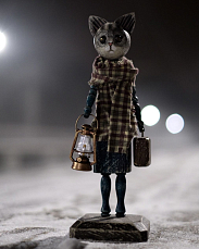 Статуэтка Кошка с чемоданом и фонариком